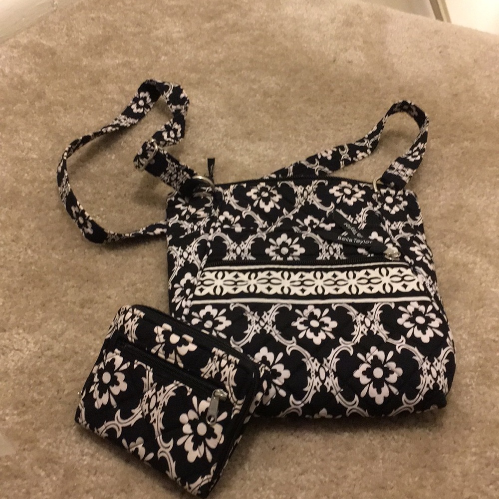 Bella Taylor Blk & White crossbody purse w wallet